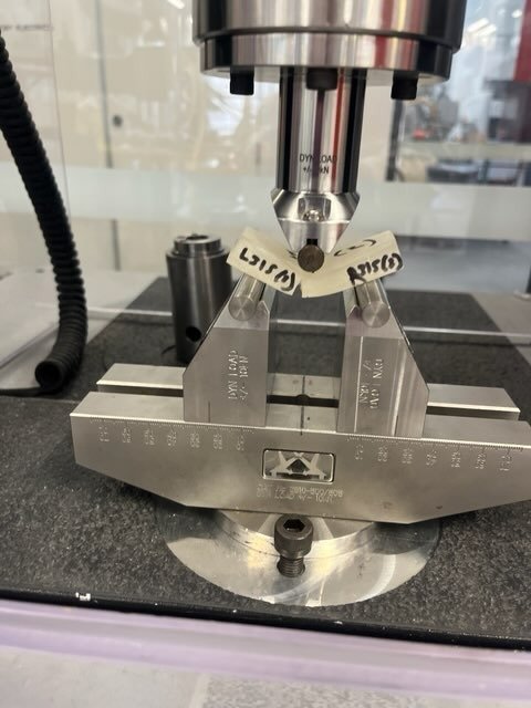 Three-point bend test on the DYNLOAD rig